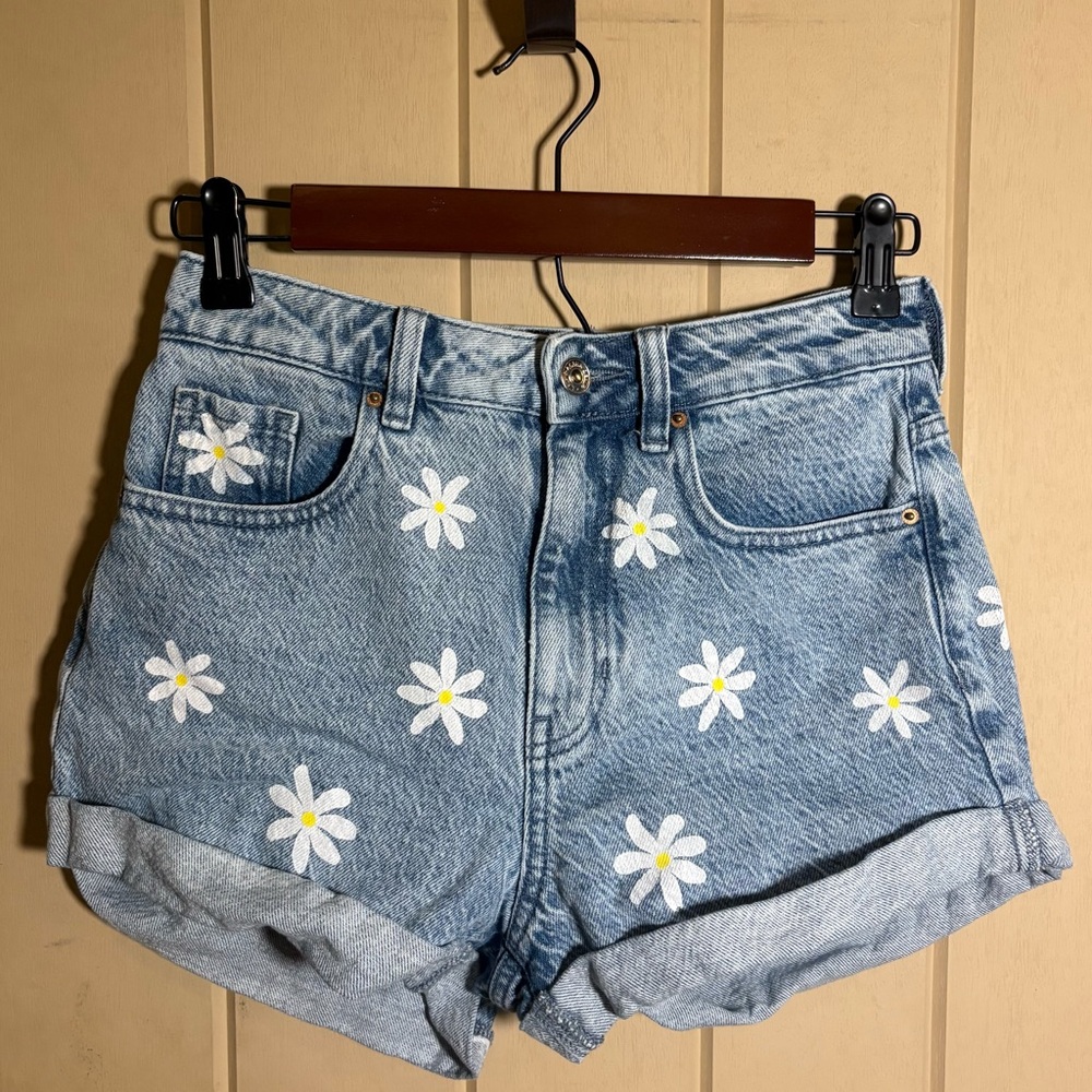 PacSun Happy Daisy Mom Jean Shorts